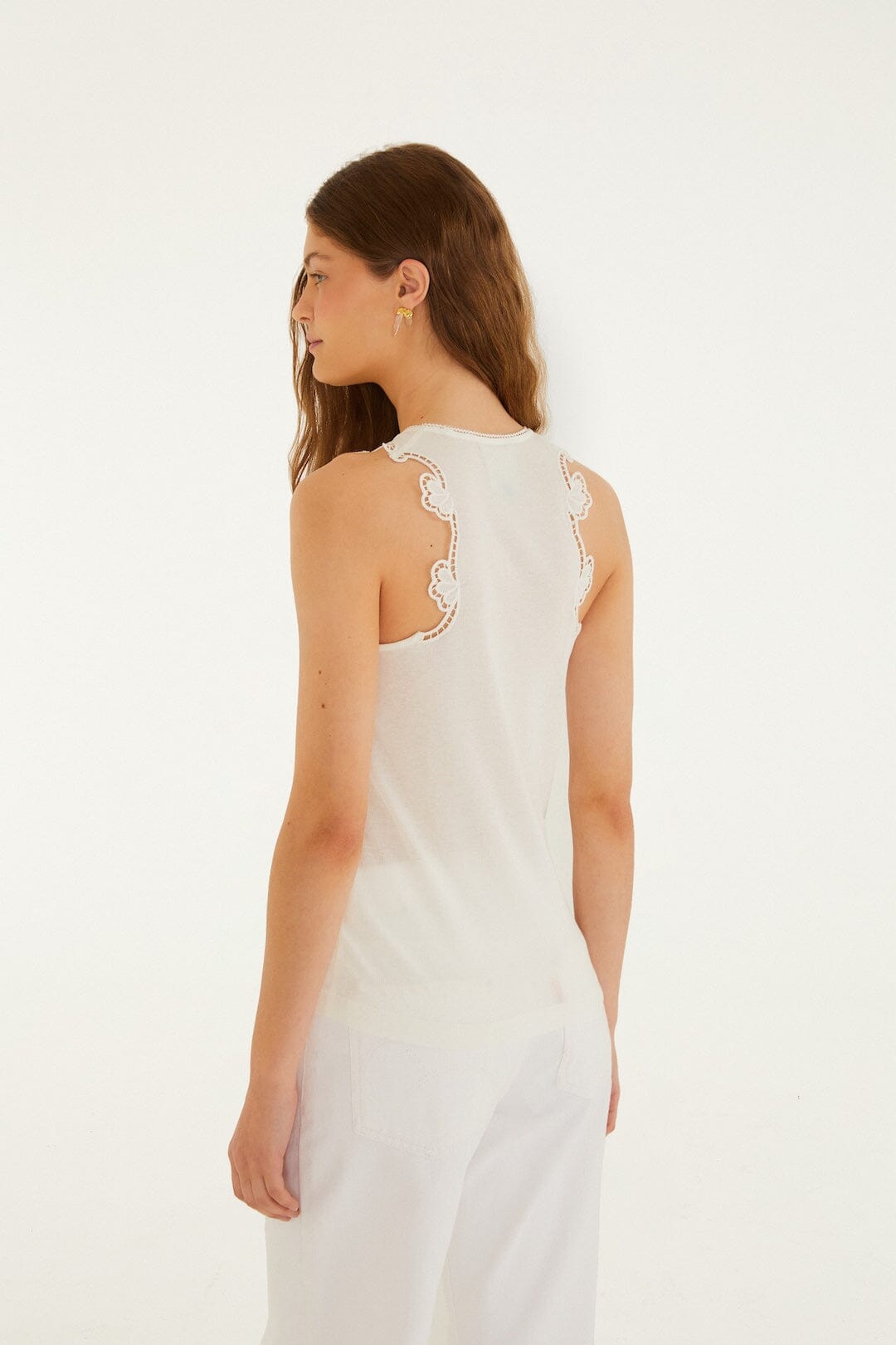 Off-White Lace Sleeveless  Blouse